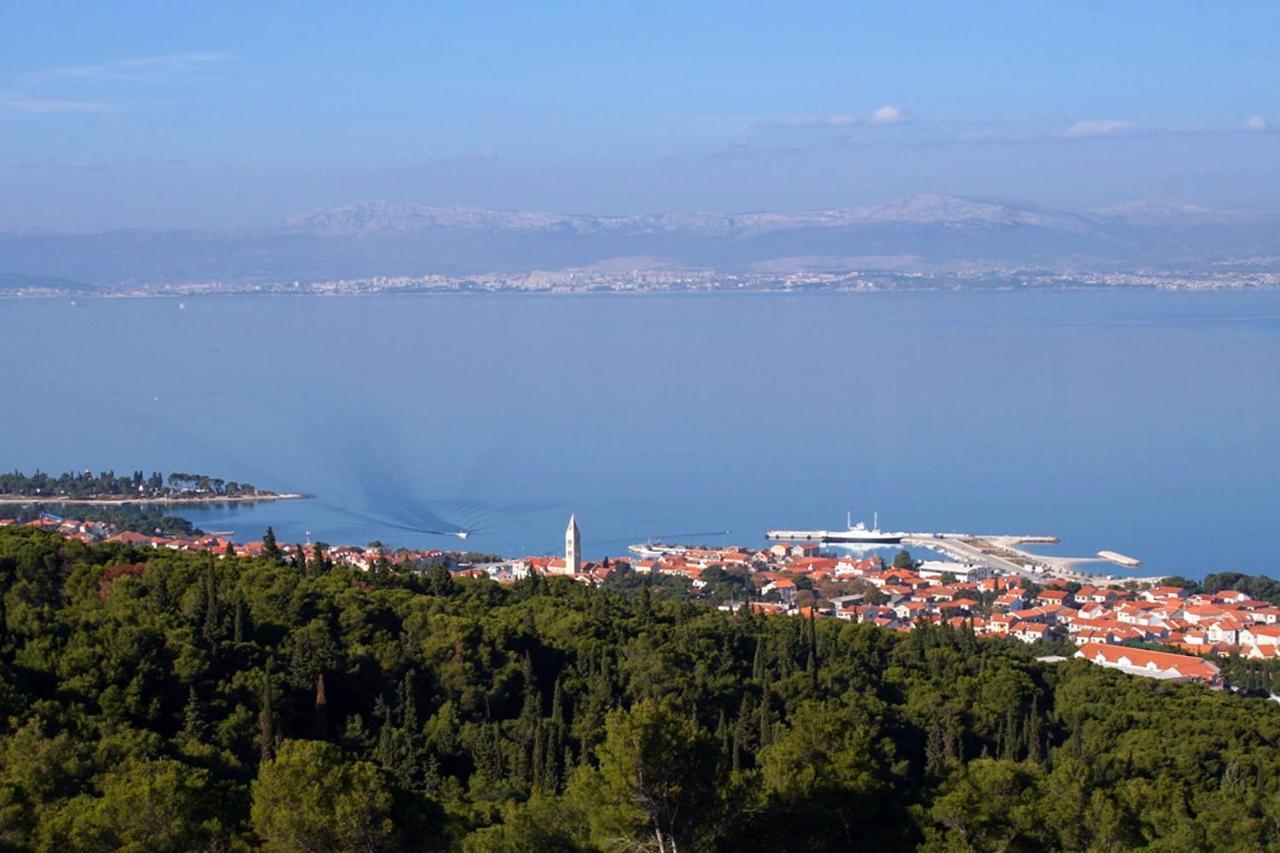 Apartments With A Parking Space Supetar, Brac - 6037 Exterior photo